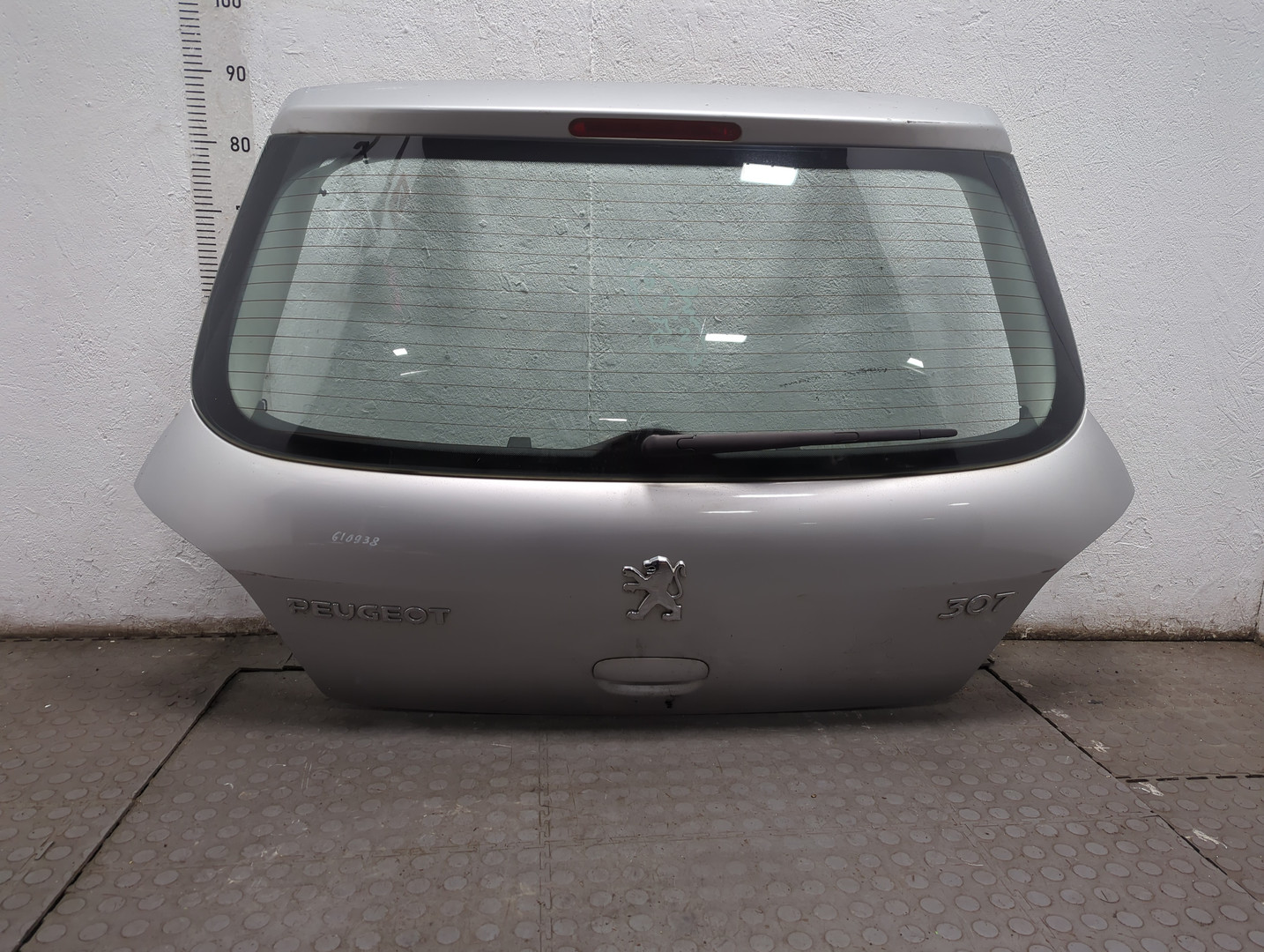 Дверь багажника