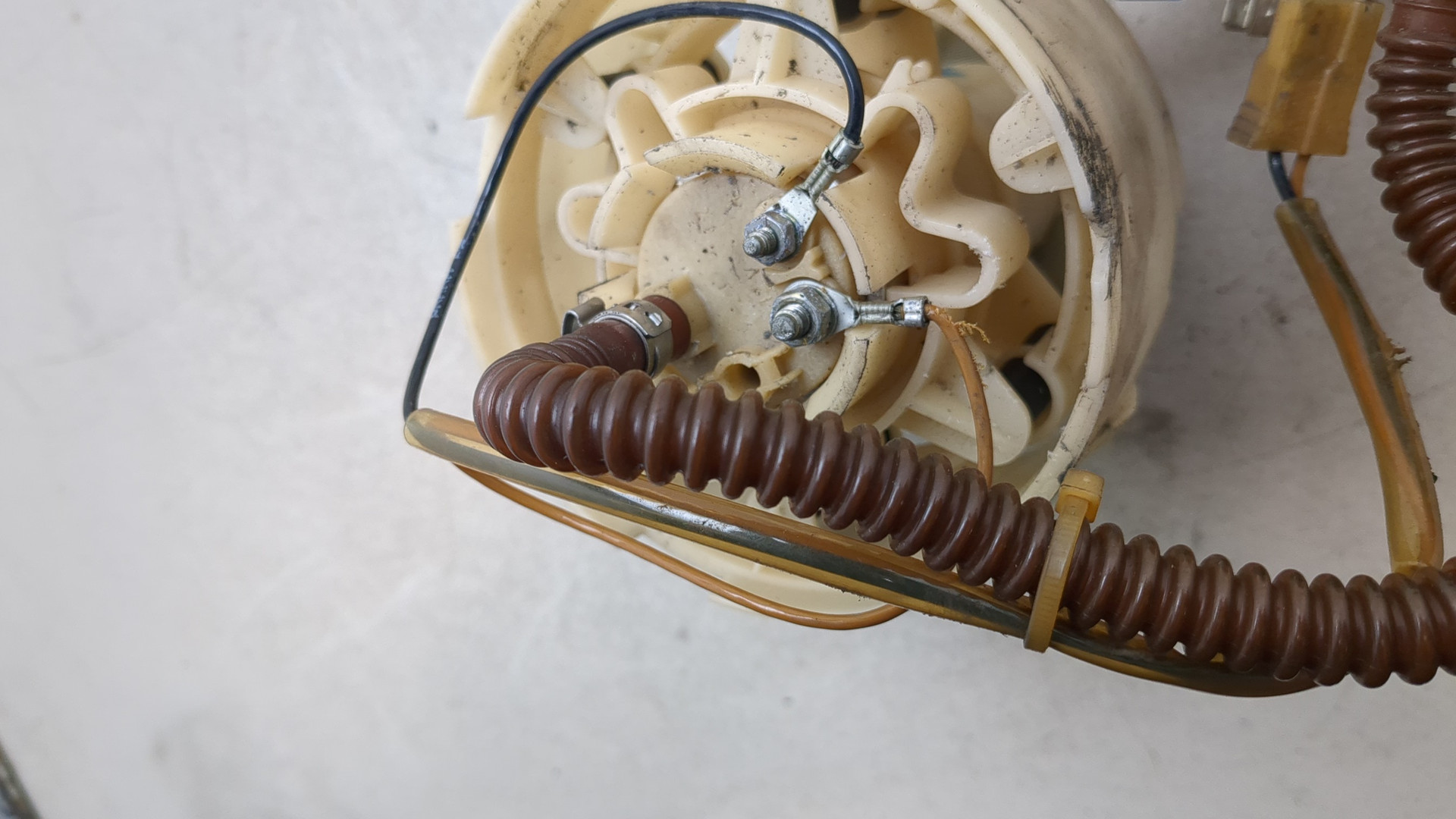 Насос топливный электрический