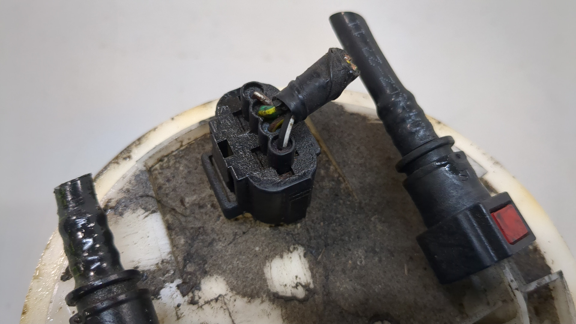 Насос топливный электрический