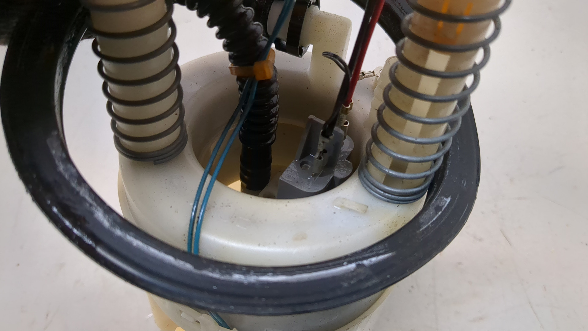 Насос топливный электрический