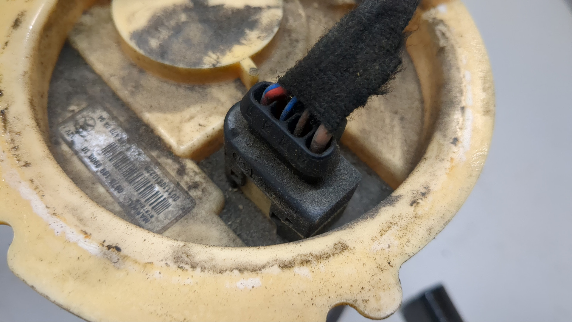 Насос топливный электрический