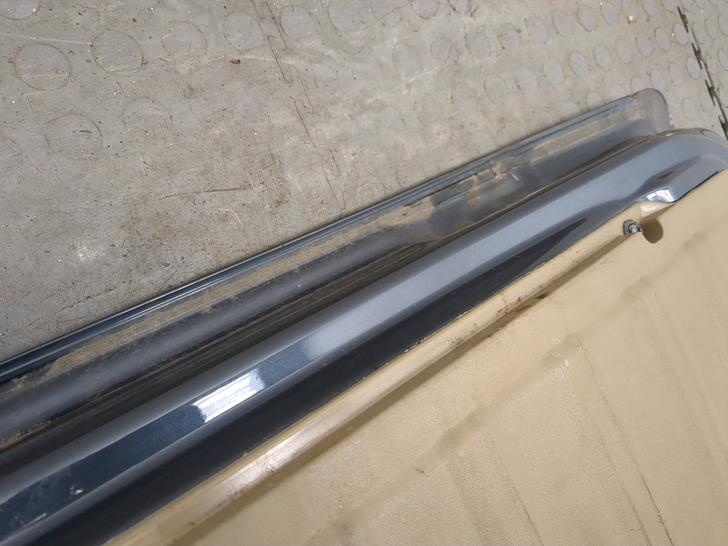 Дверь багажника нижняя (борт)