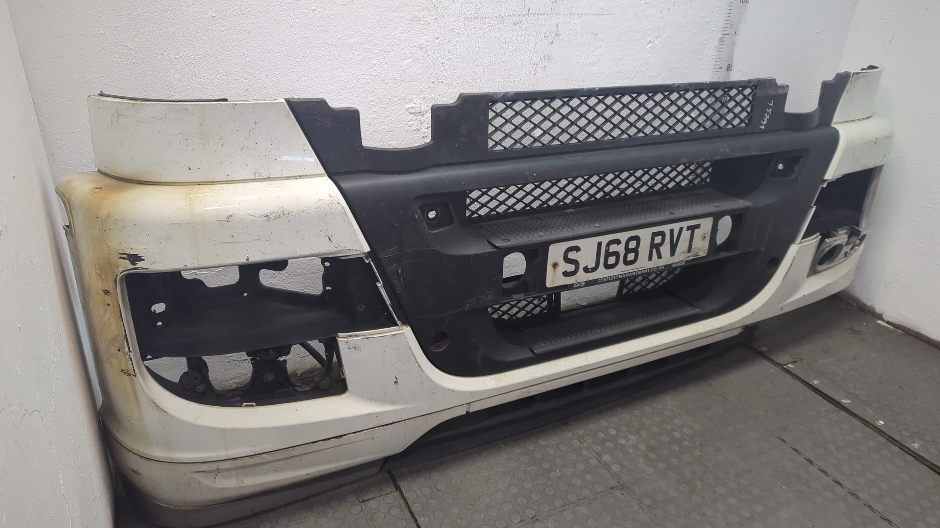 Бампер передний