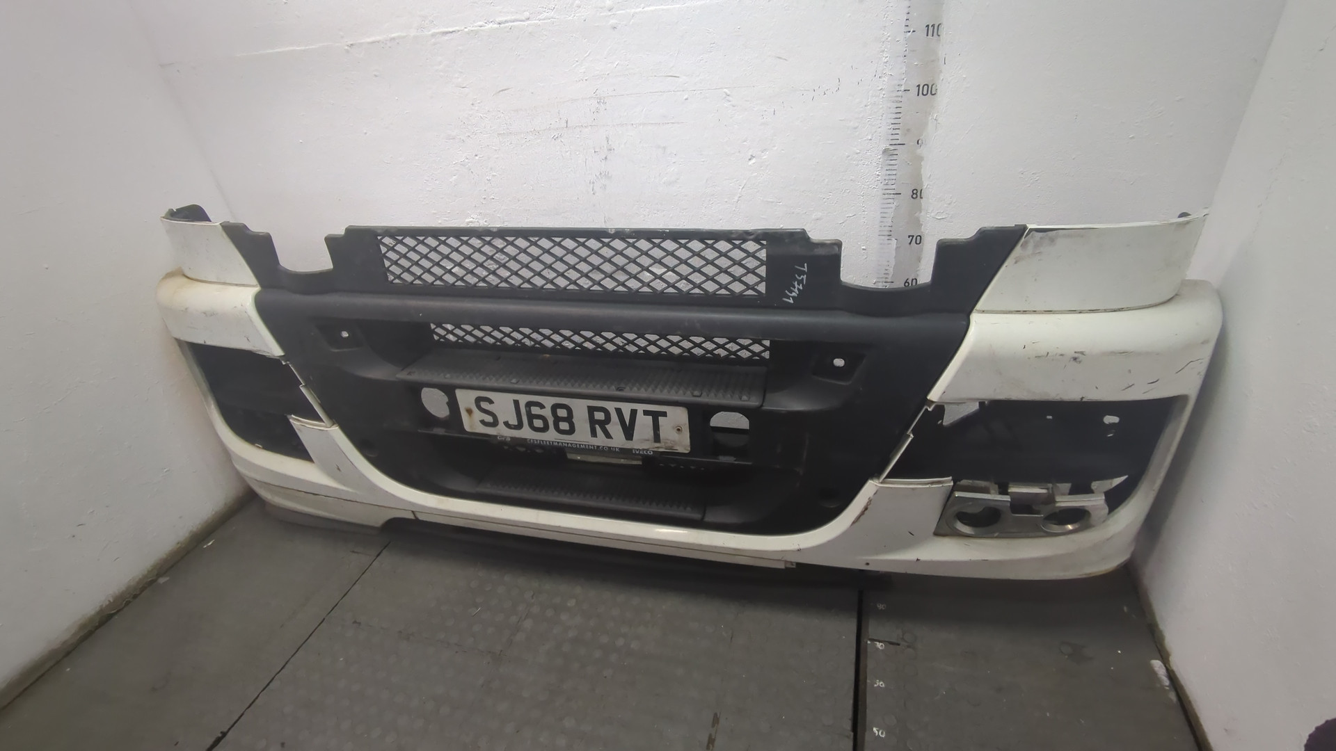 Бампер передний