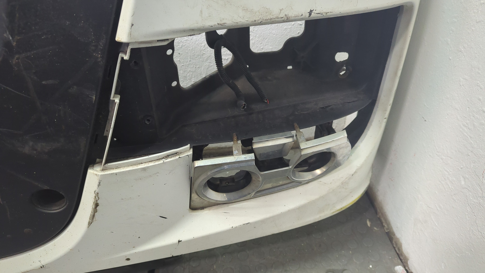 Бампер передний