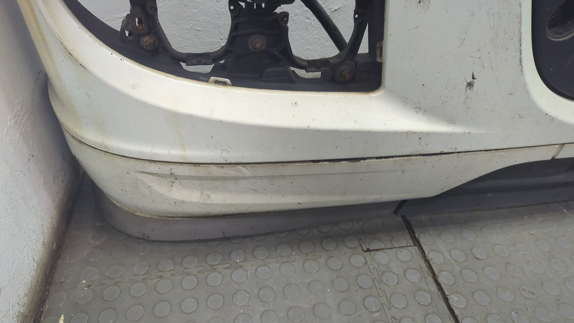 Бампер передний