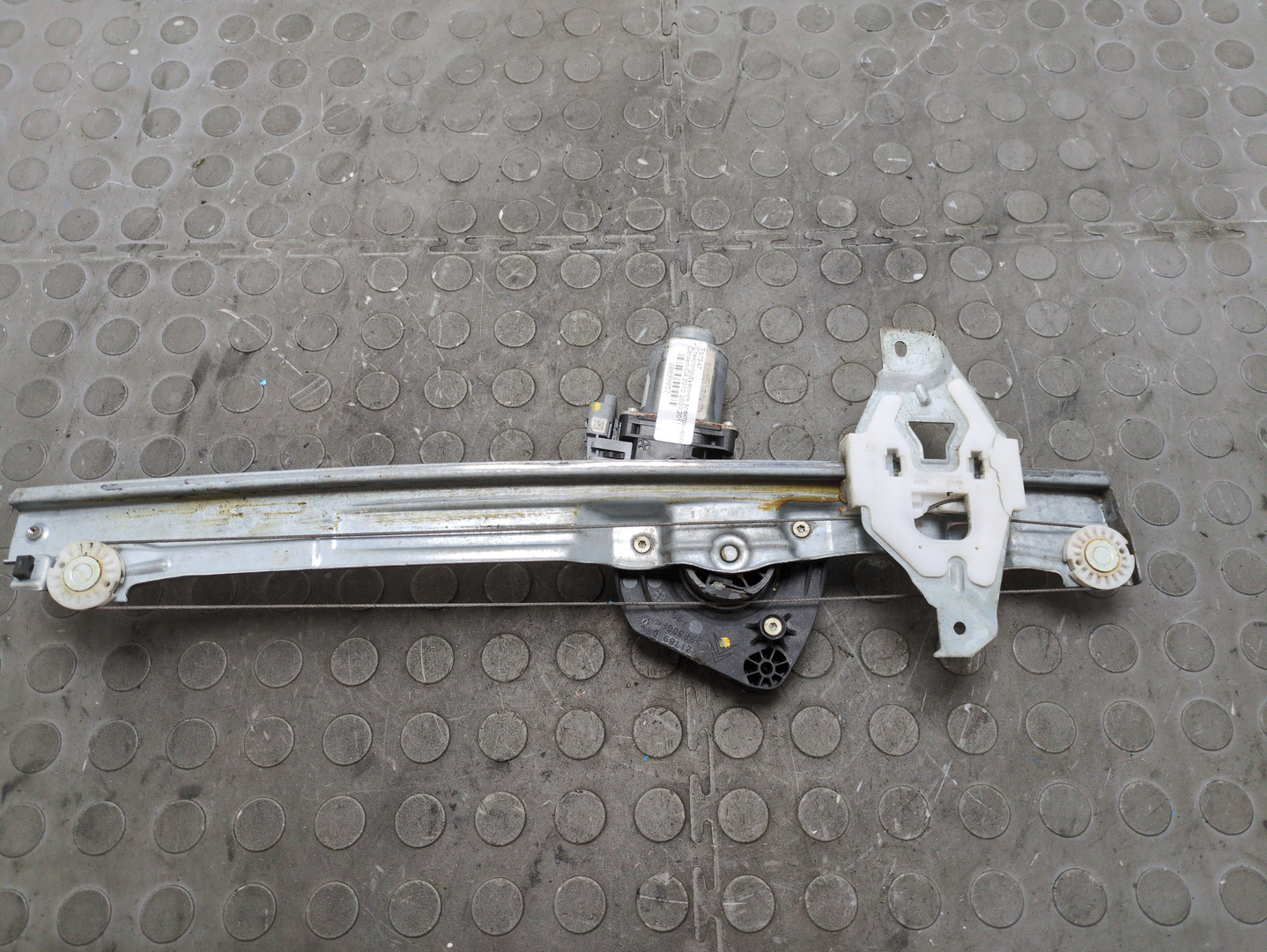 Стеклоподъемник электр. передний левый