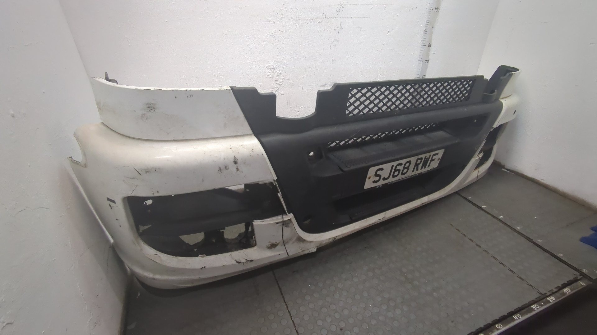 Бампер передний