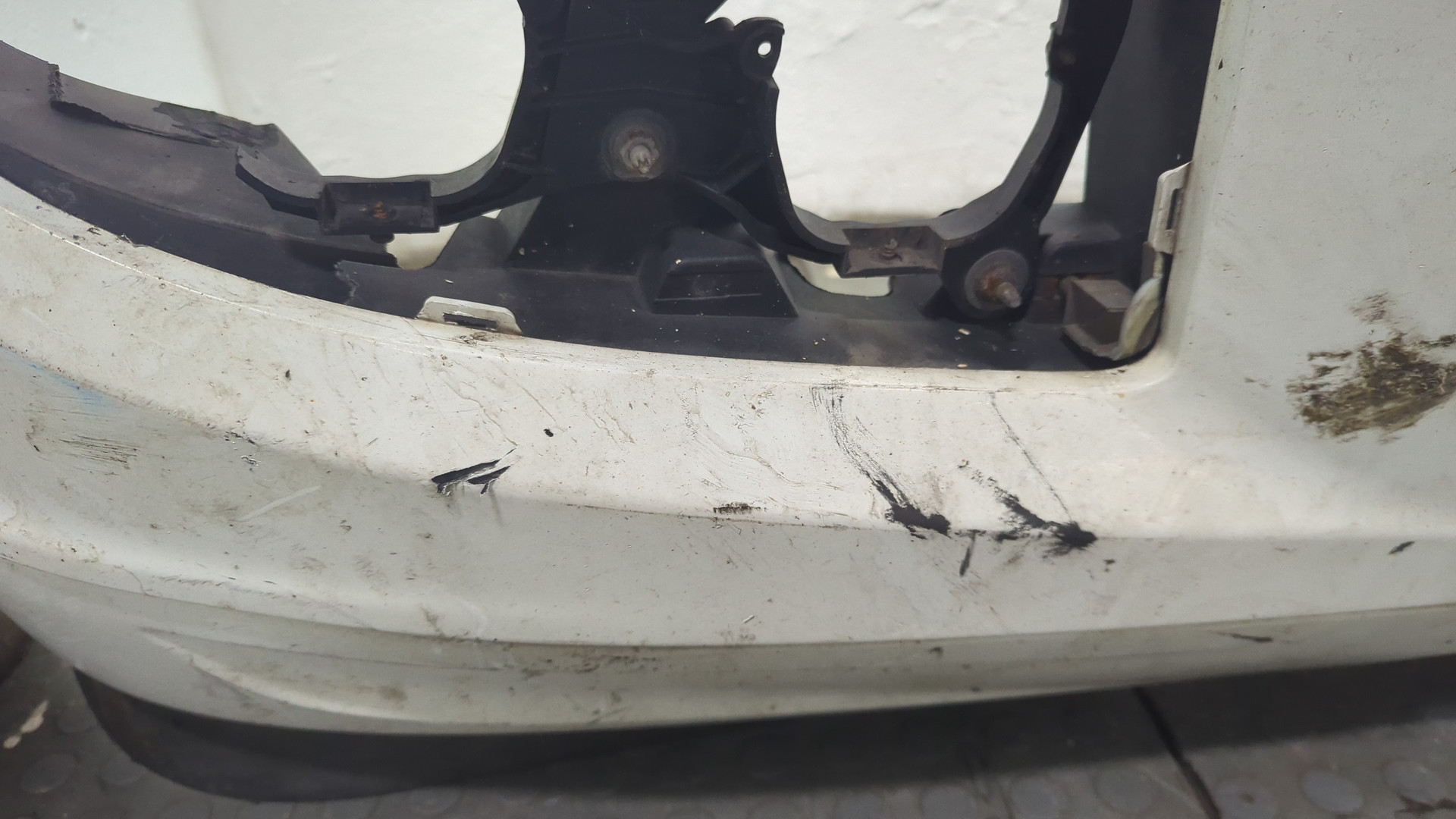 Бампер передний