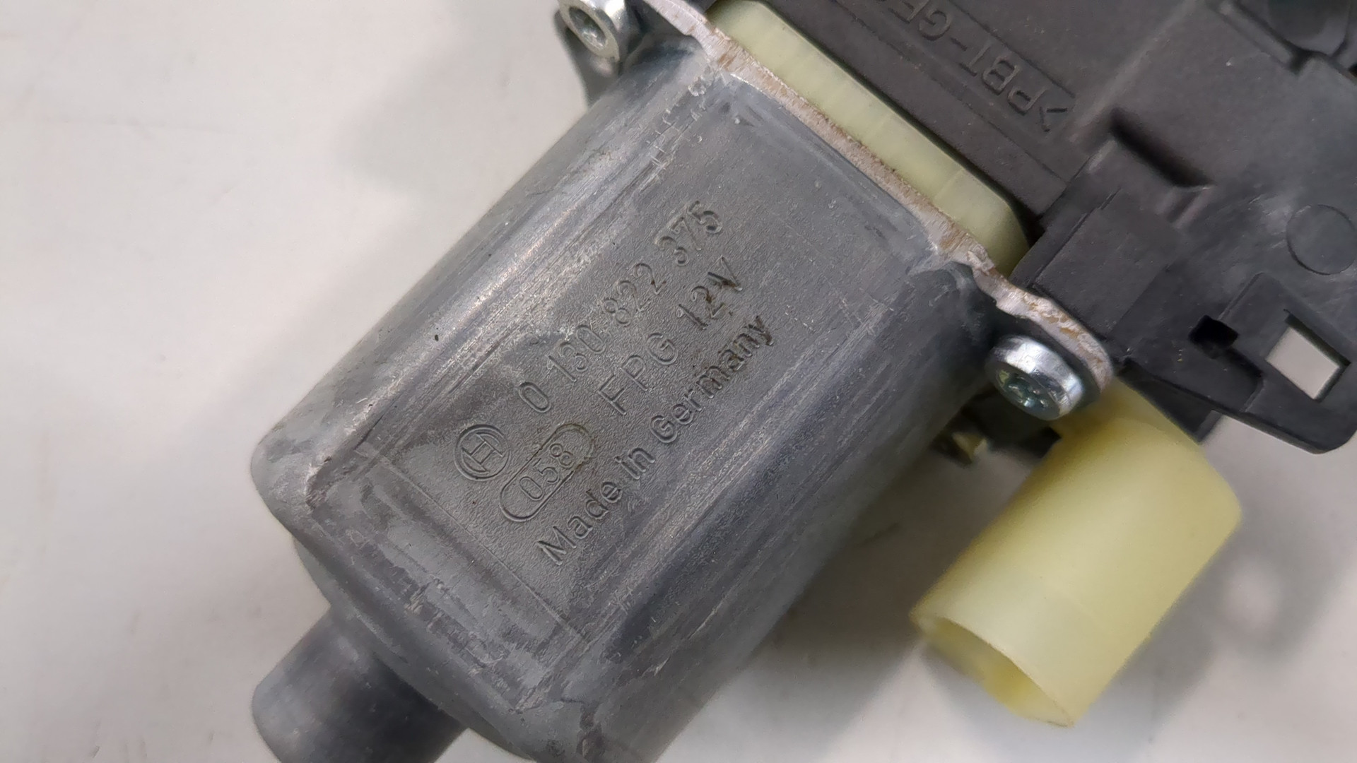 Стеклоподъемник электр. передний правый