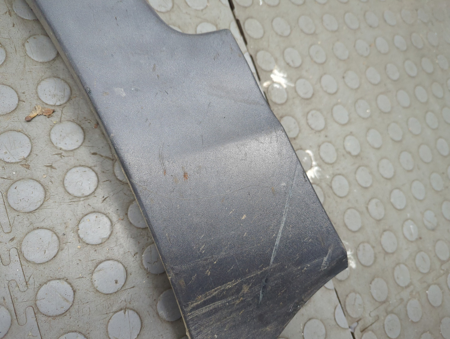 Накладка переднего крыла левого