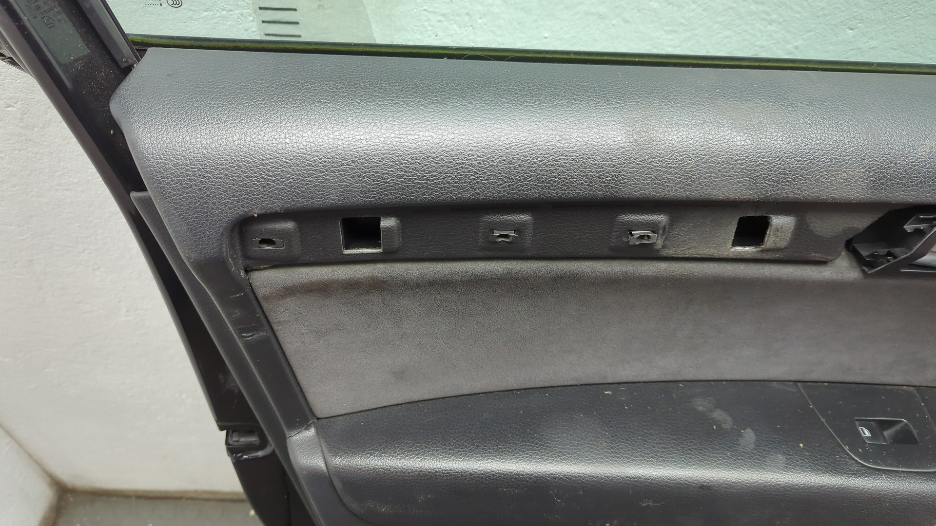 Дверь передняя левая