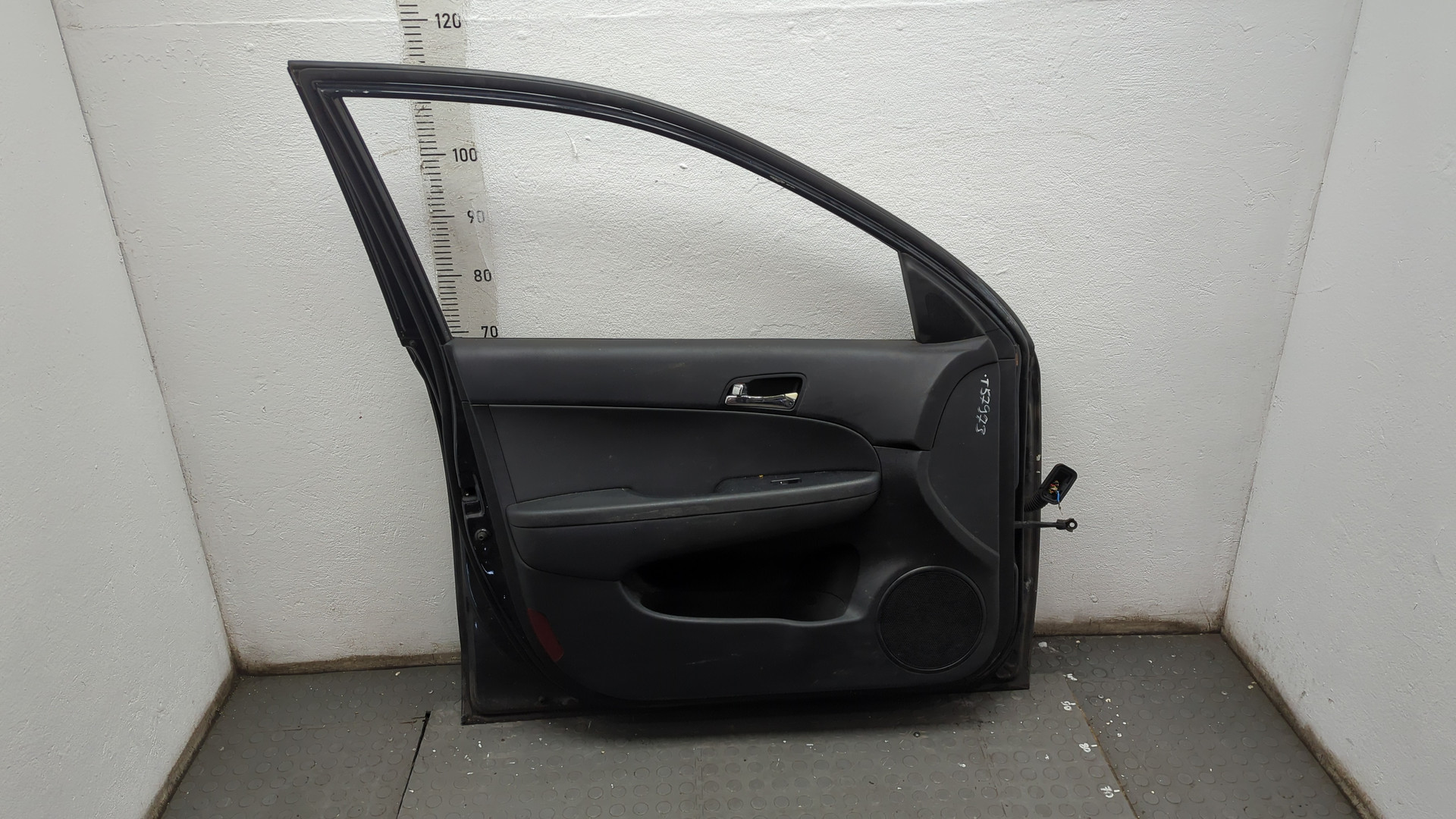 Дверь передняя левая