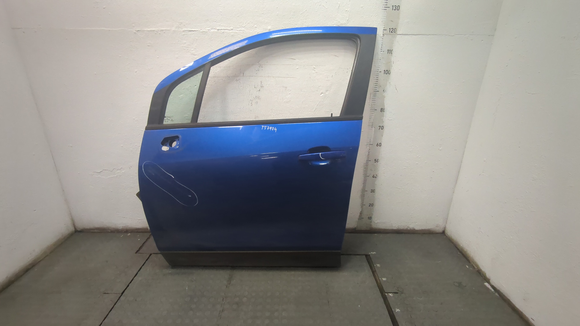 Дверь передняя левая