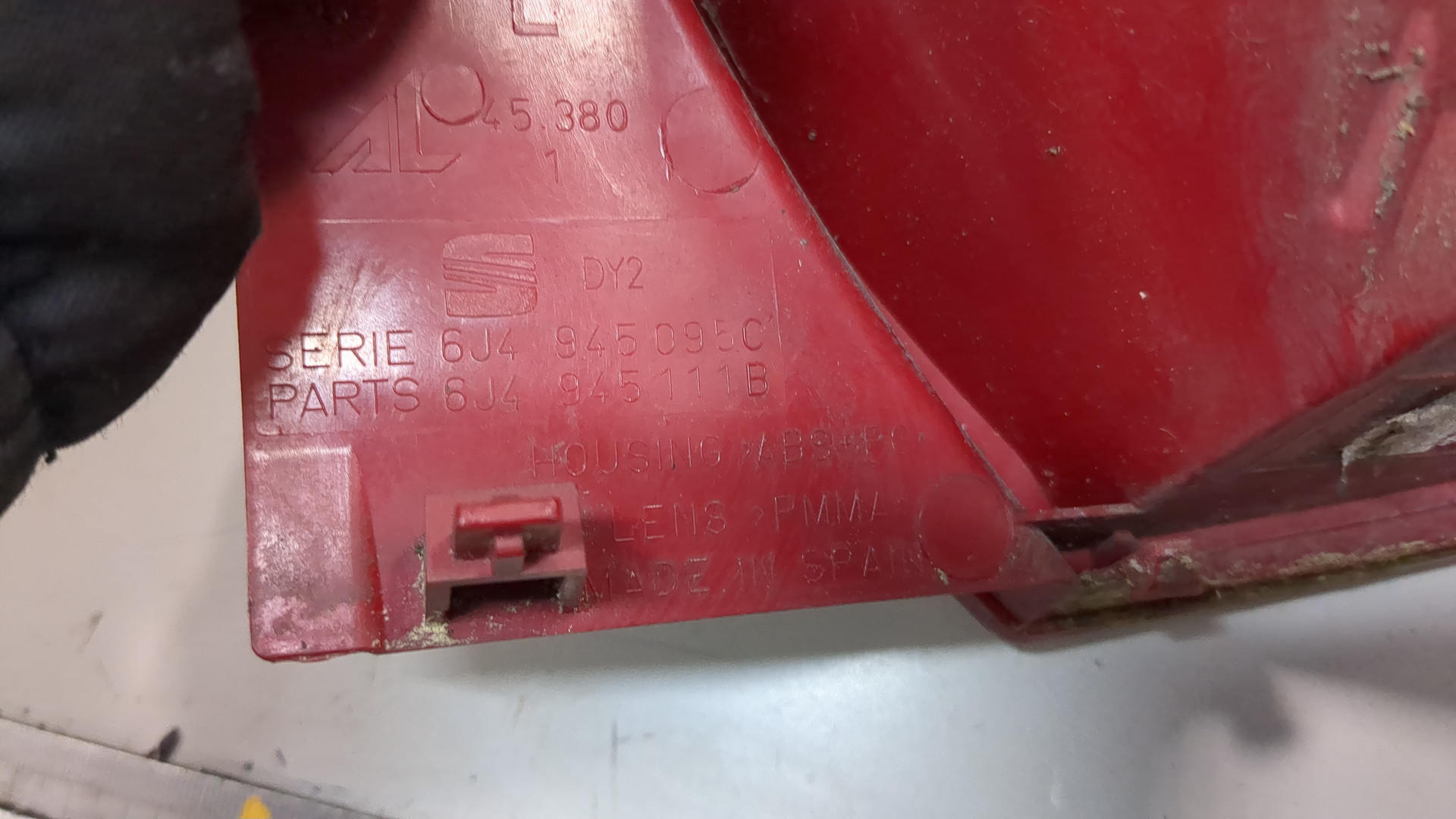 Фонарь задний левый