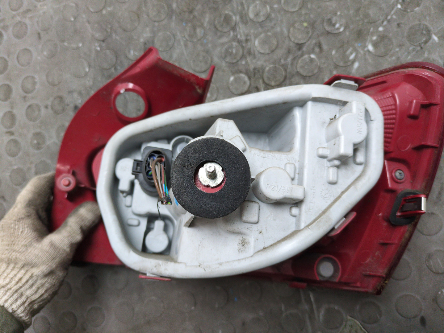 Фонарь задний левый