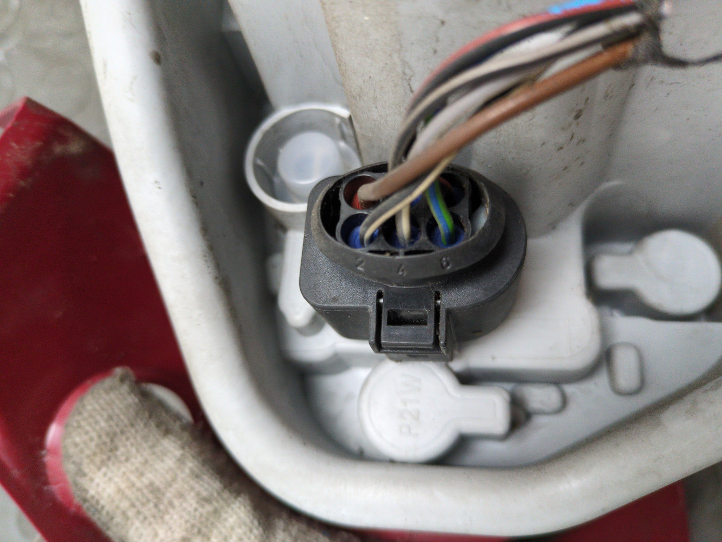 Фонарь задний левый