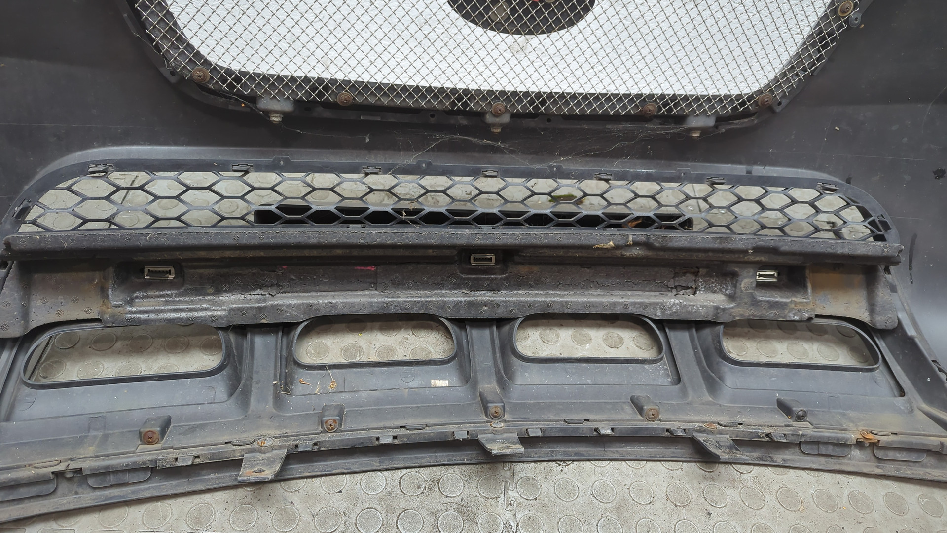 Бампер передний