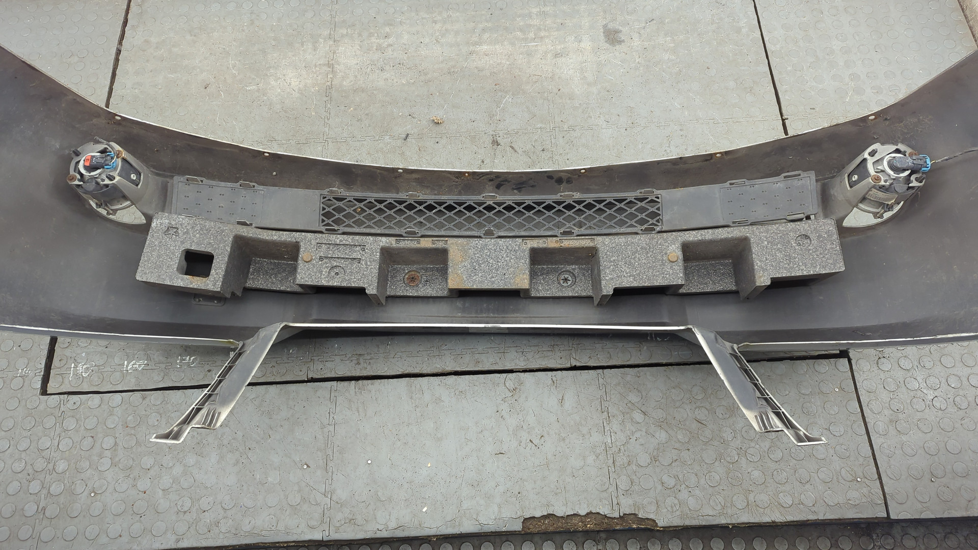 Бампер передний