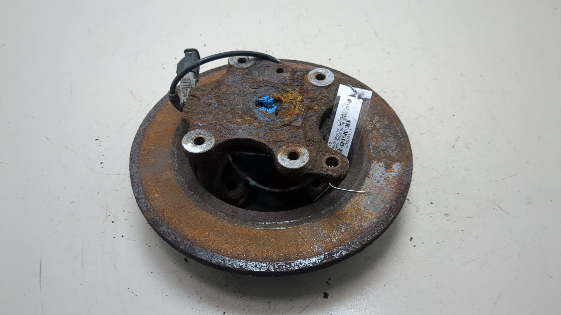 Кулак поворотный задний левый