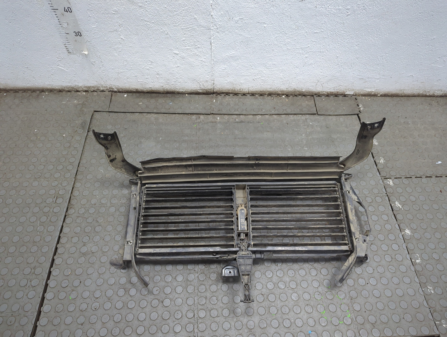 Жалюзи (воздуховод) бампера переднего