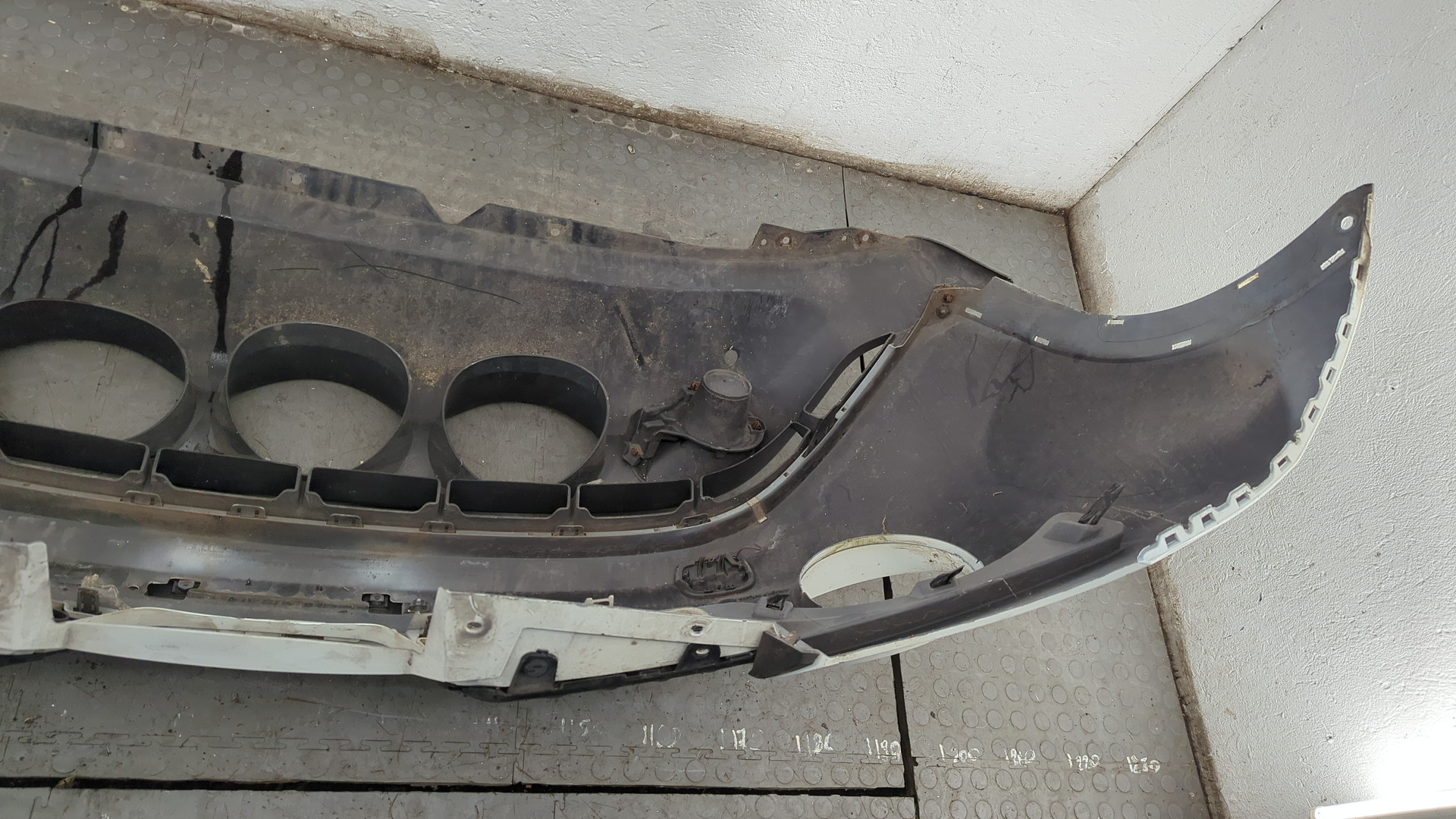 Бампер передний