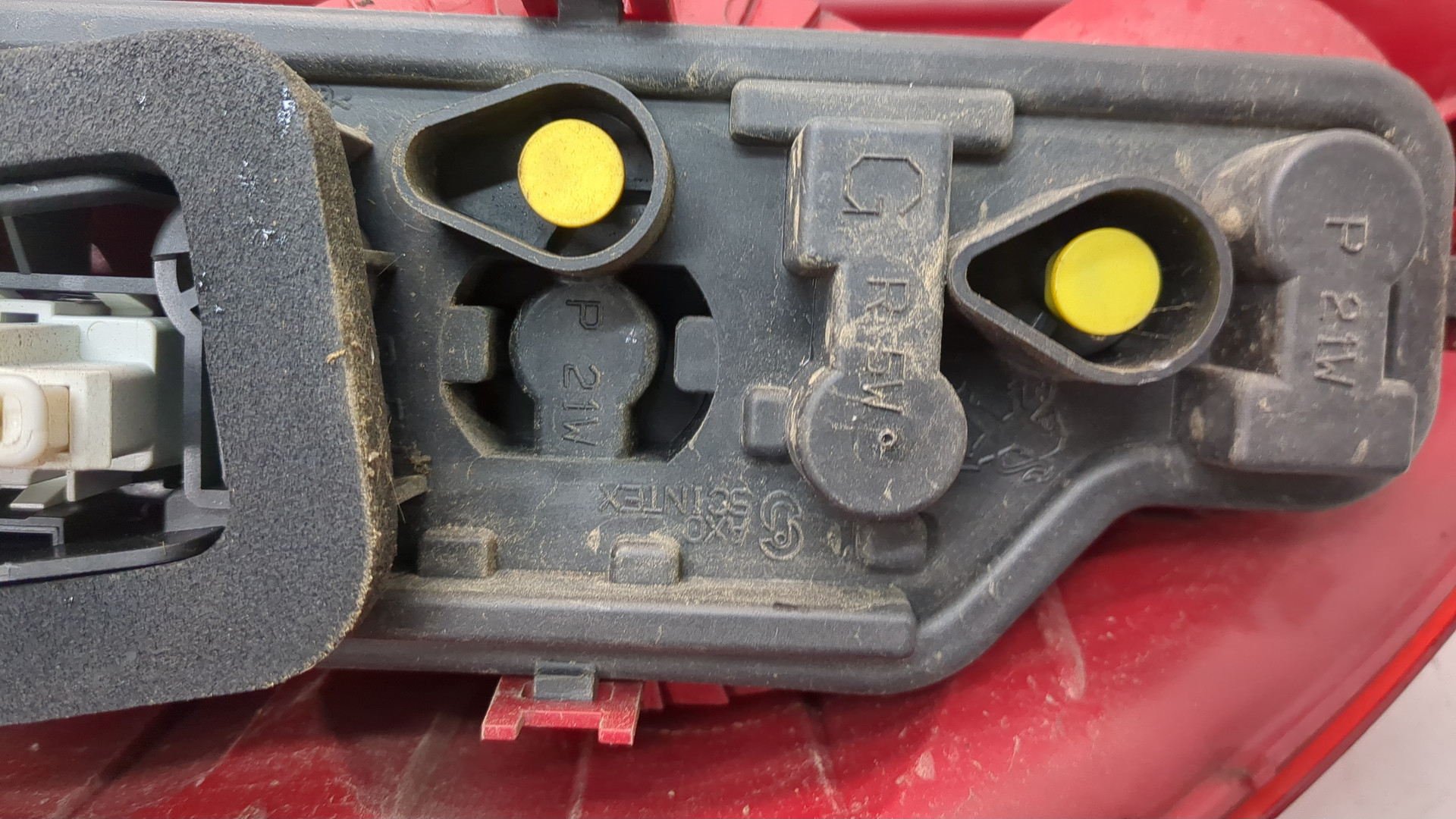 Фонарь задний левый