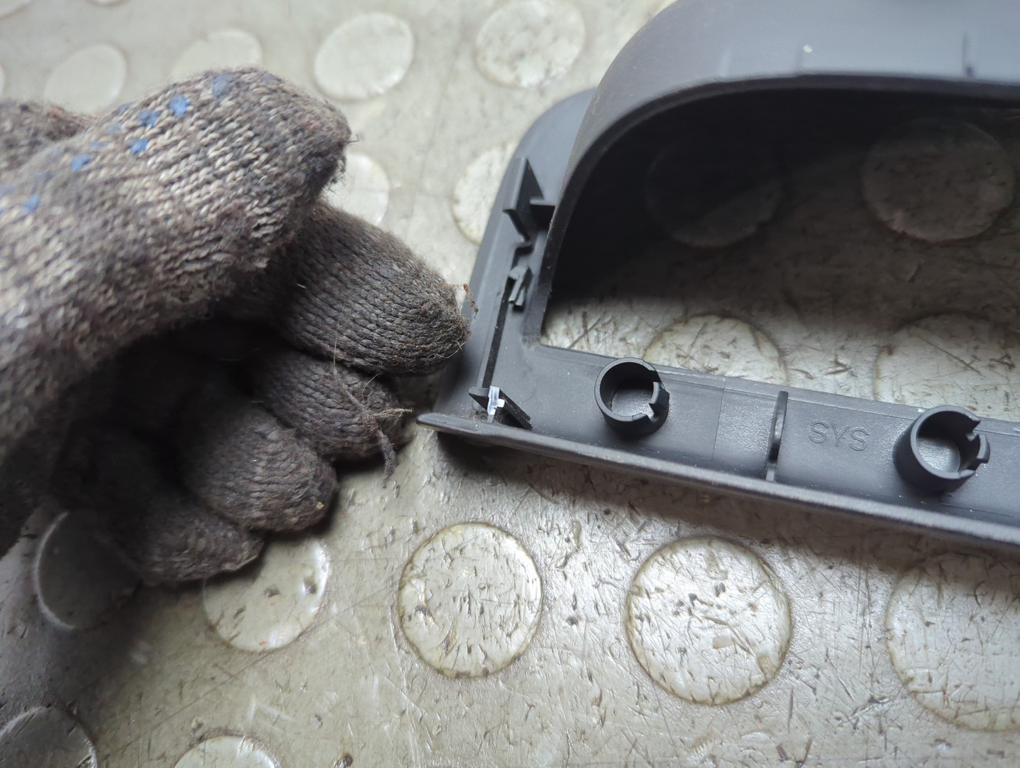 Кнопка стеклоподъемника