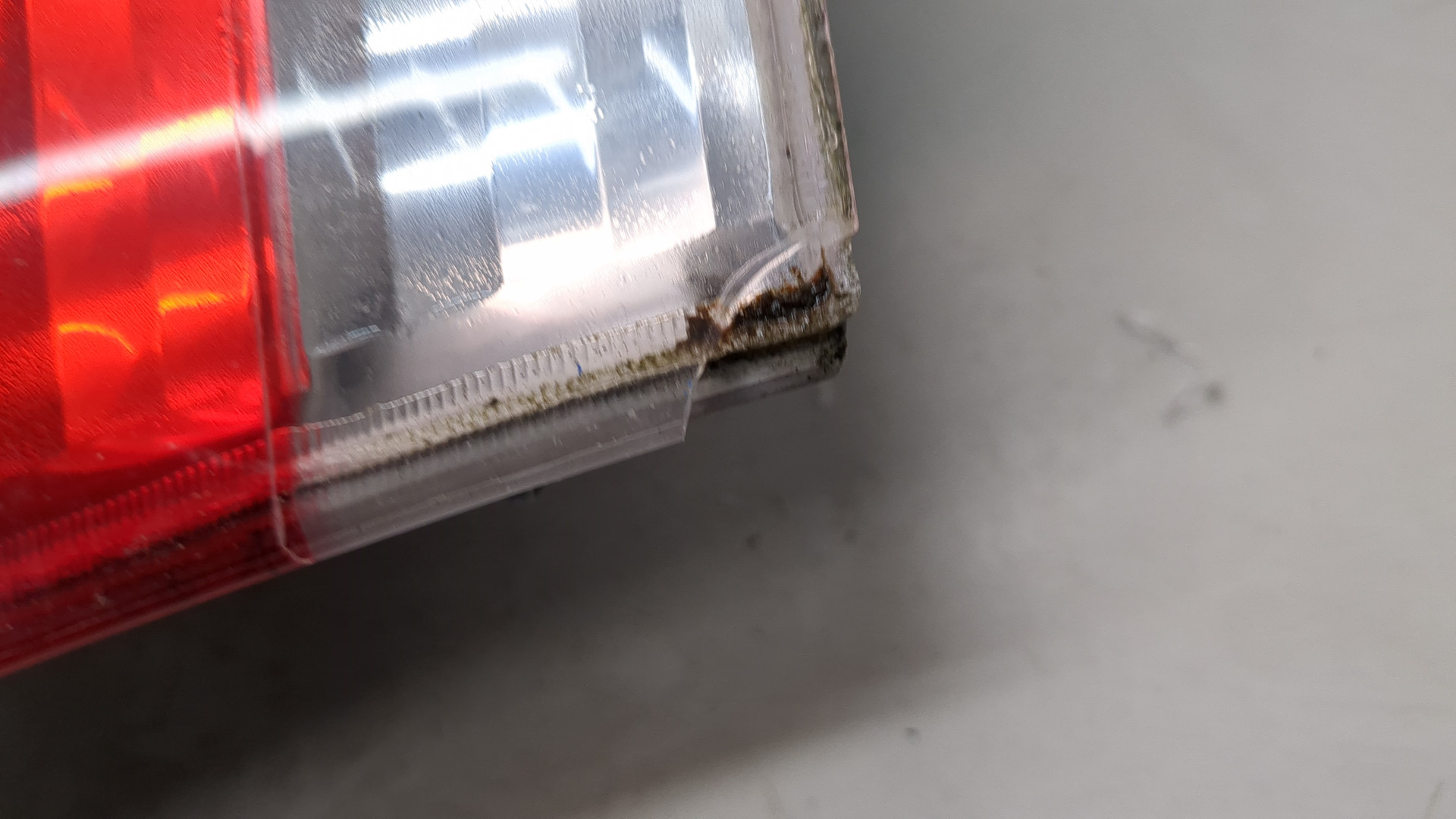 Фонарь задний левый