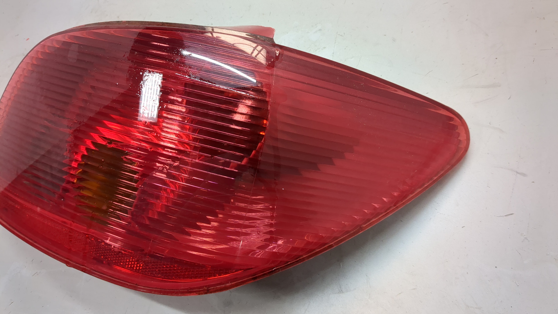 Фонарь задний правый