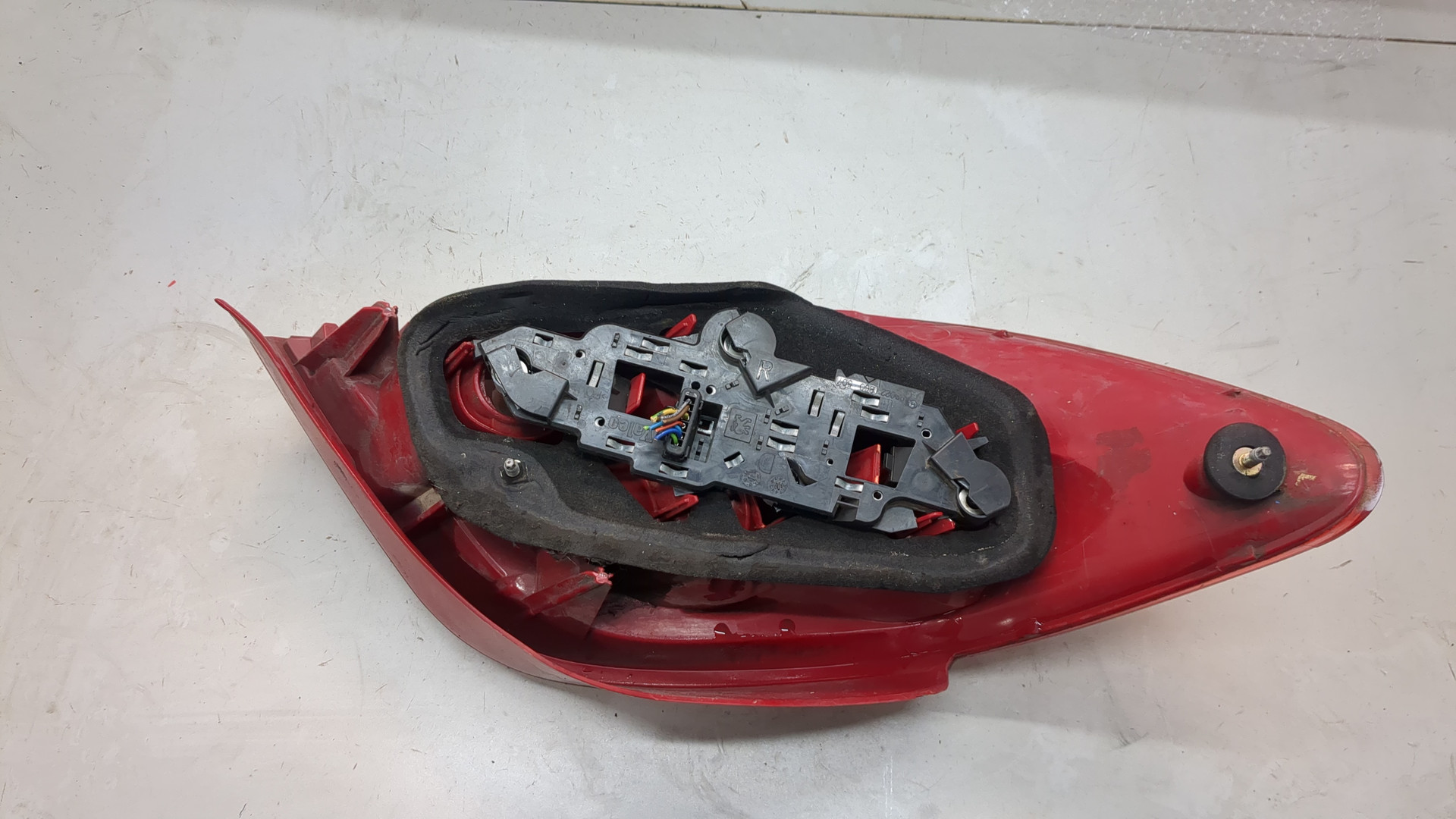 Фонарь задний правый