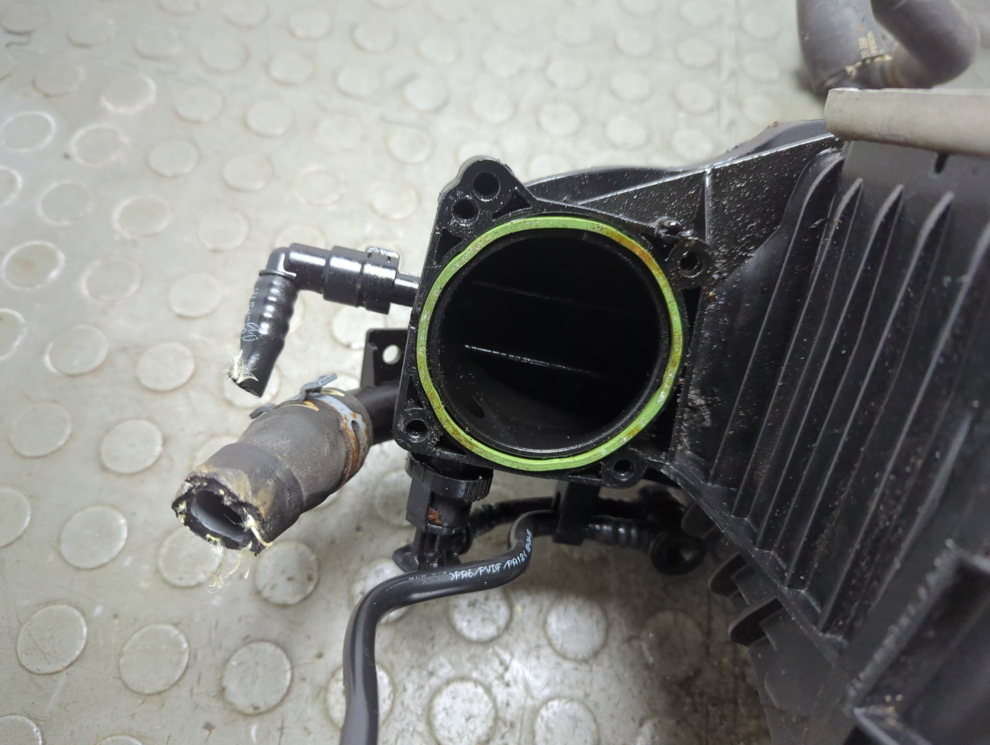 Коллектор впускной