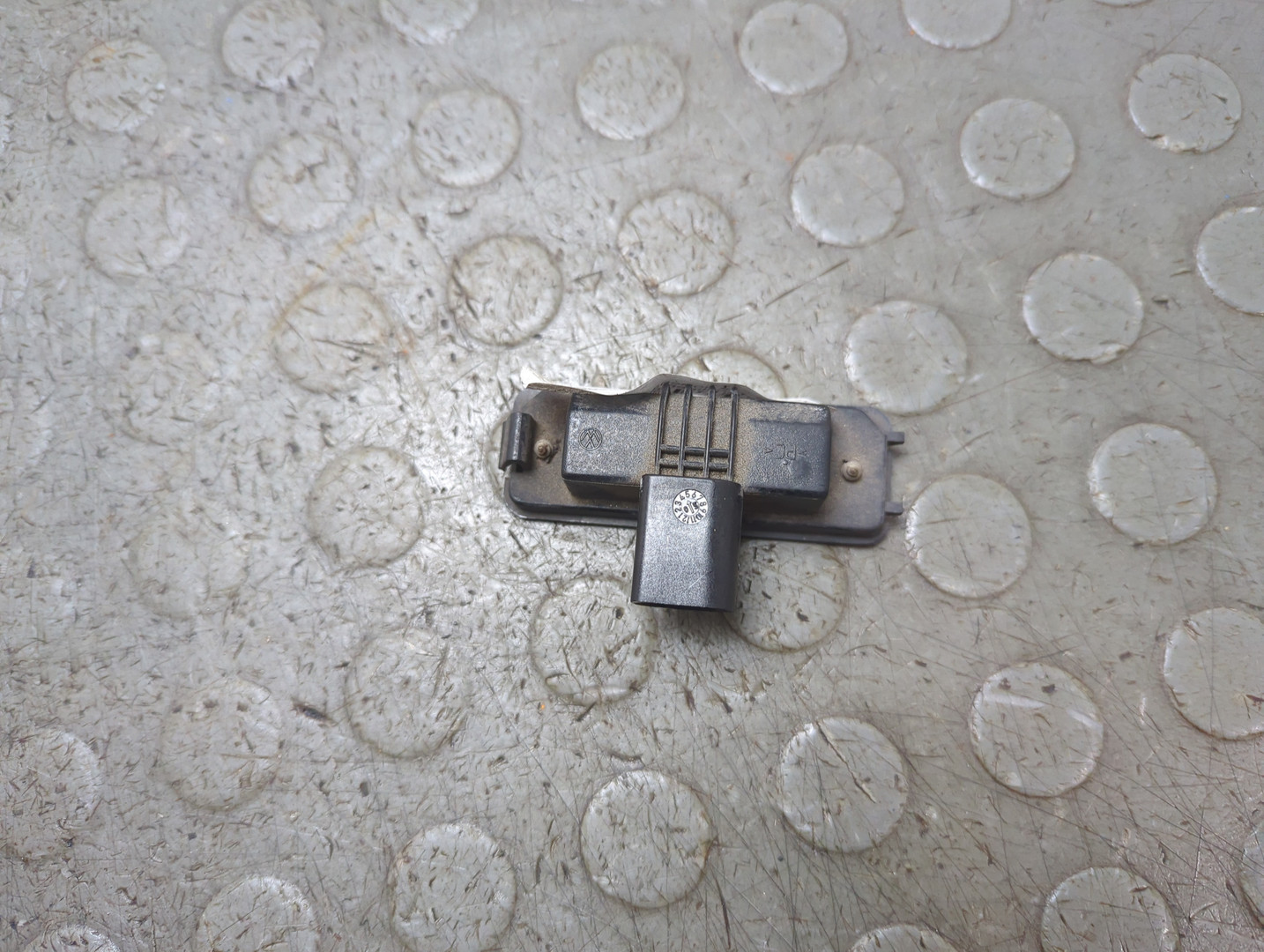 Фонарь подсветки номера