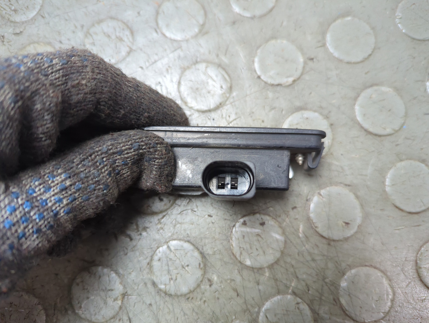 Фонарь подсветки номера