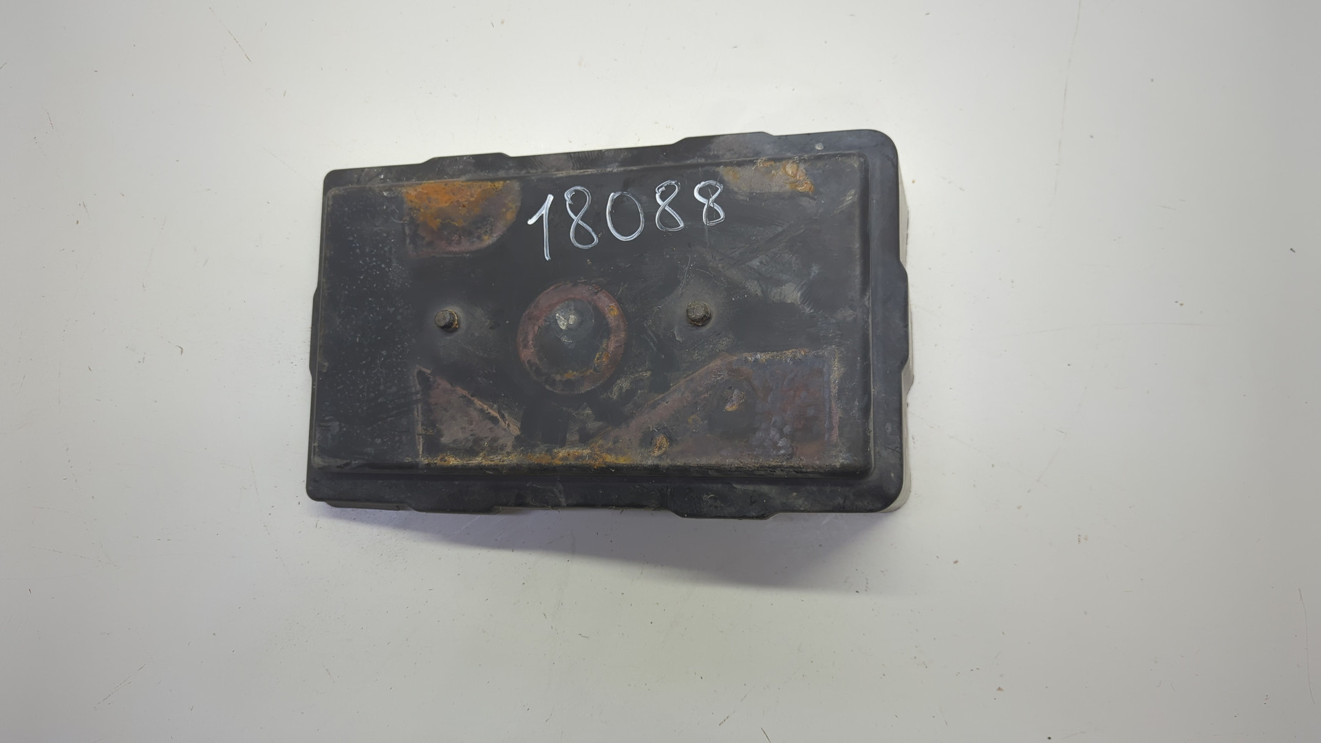 Площадка под аккумулятор (АКБ)