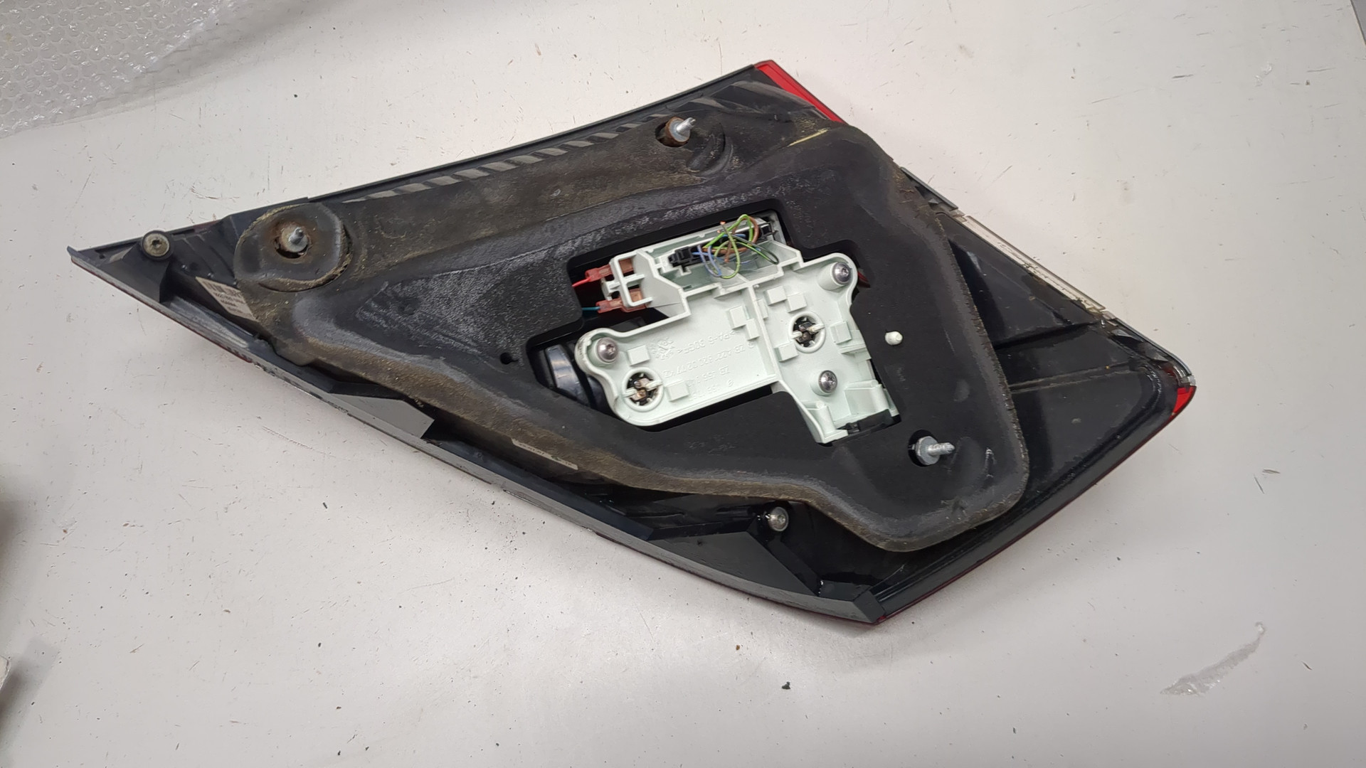 Фонарь задний правый