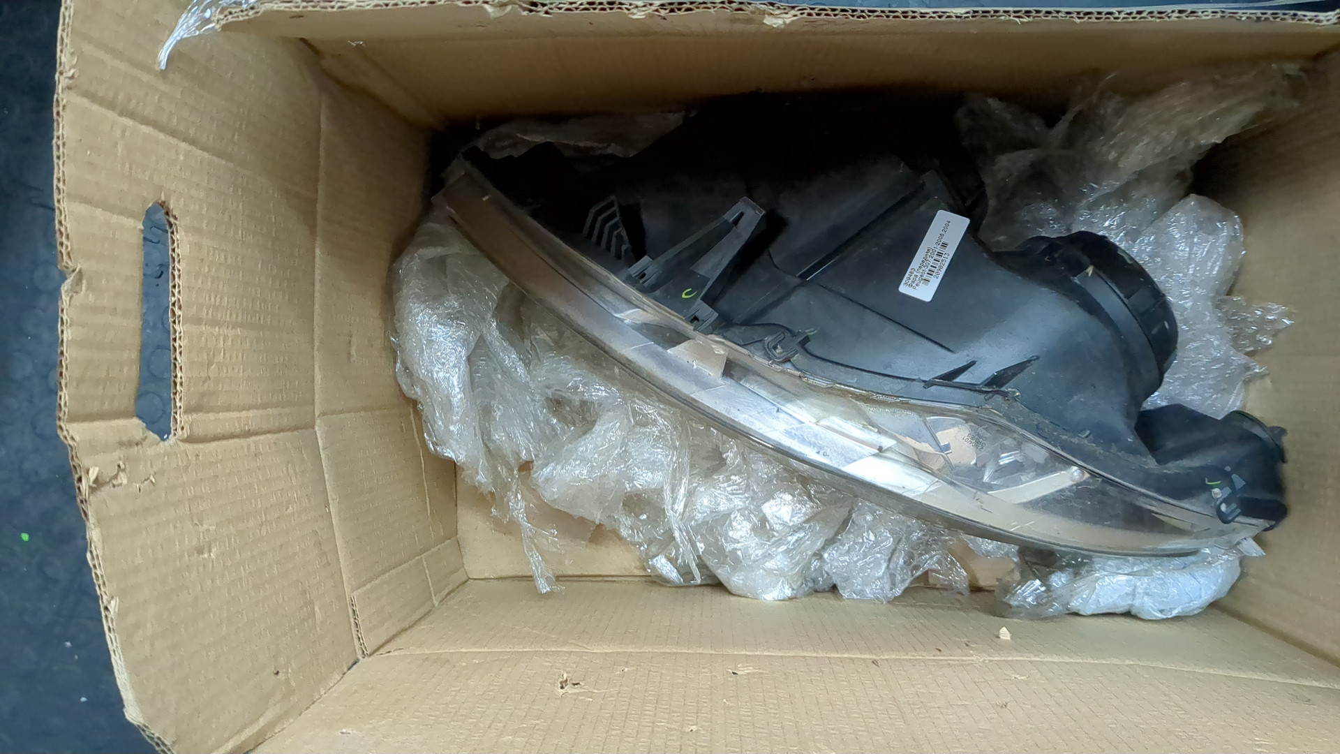 Фара правая