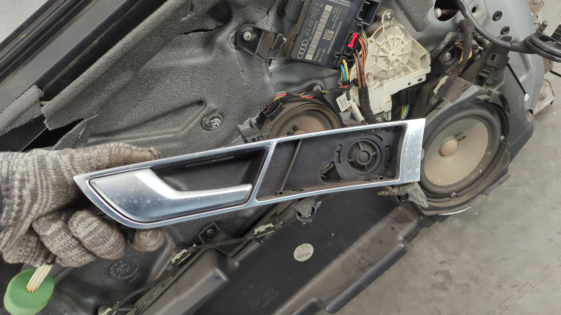 Дверь передняя левая