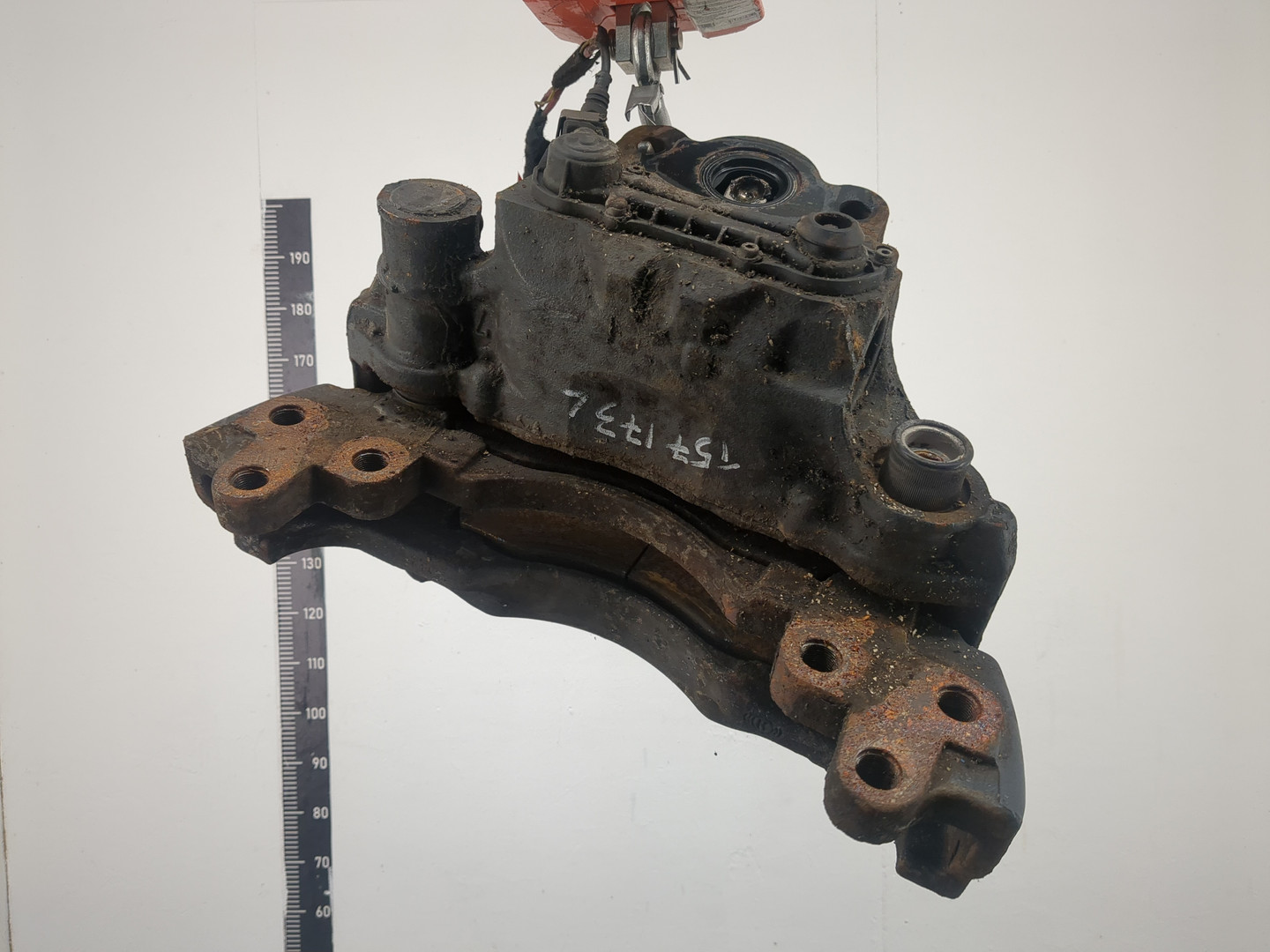 Суппорт передний левый