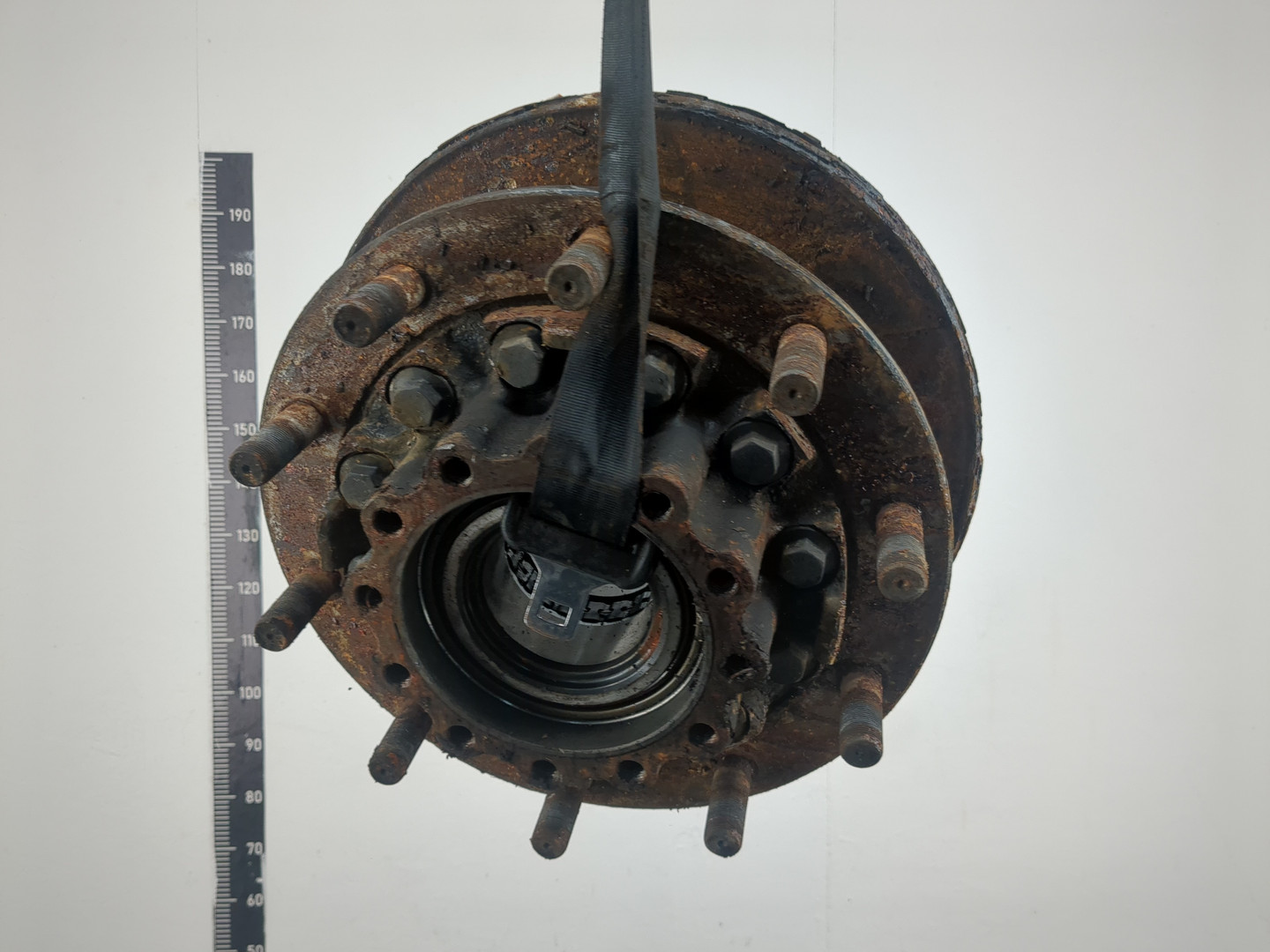 Кулак поворотный задний правый