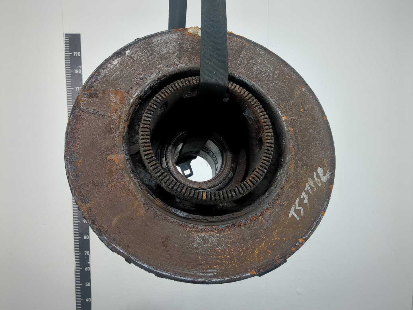 Кулак поворотный задний правый