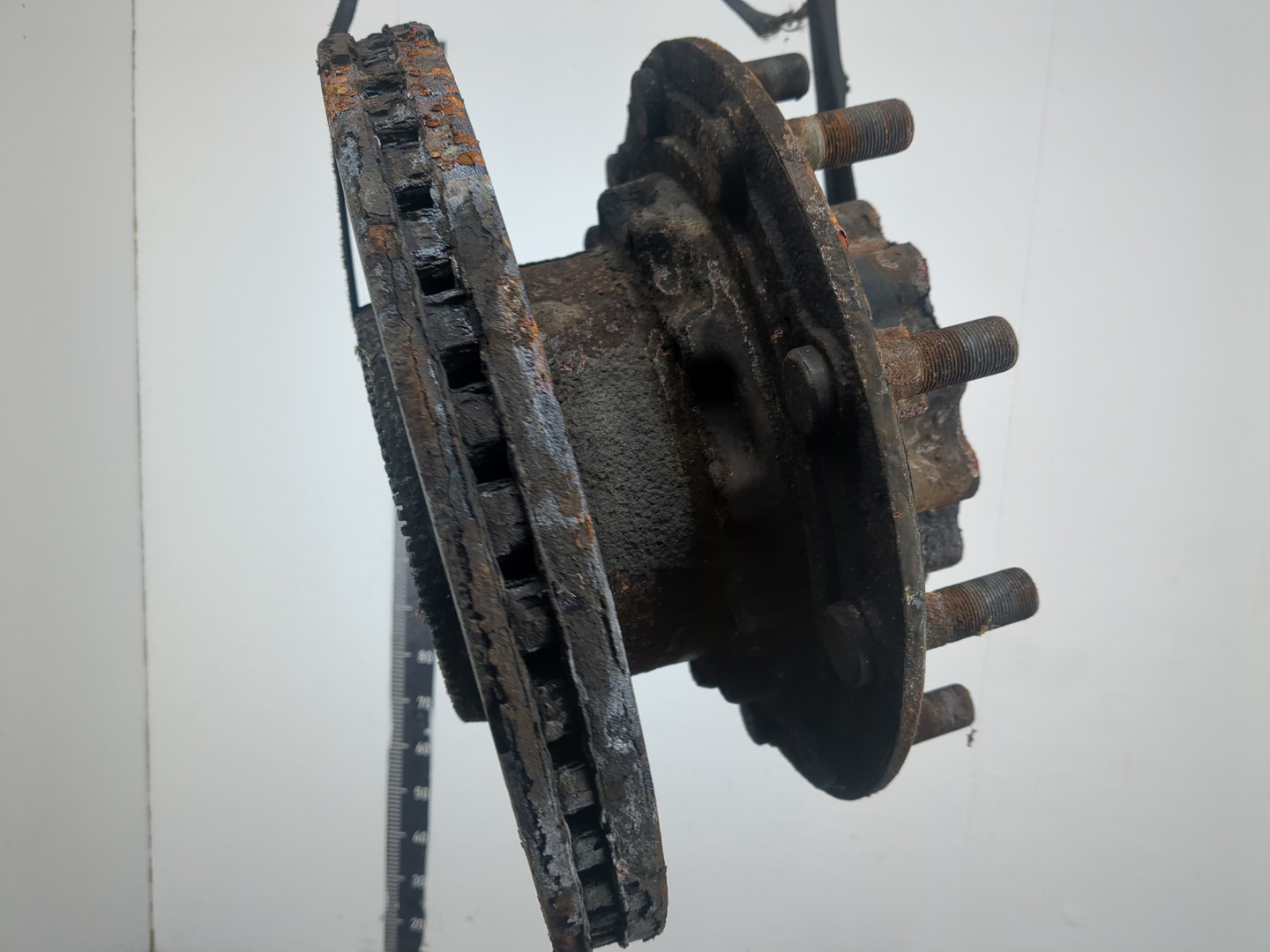 Кулак поворотный задний левый