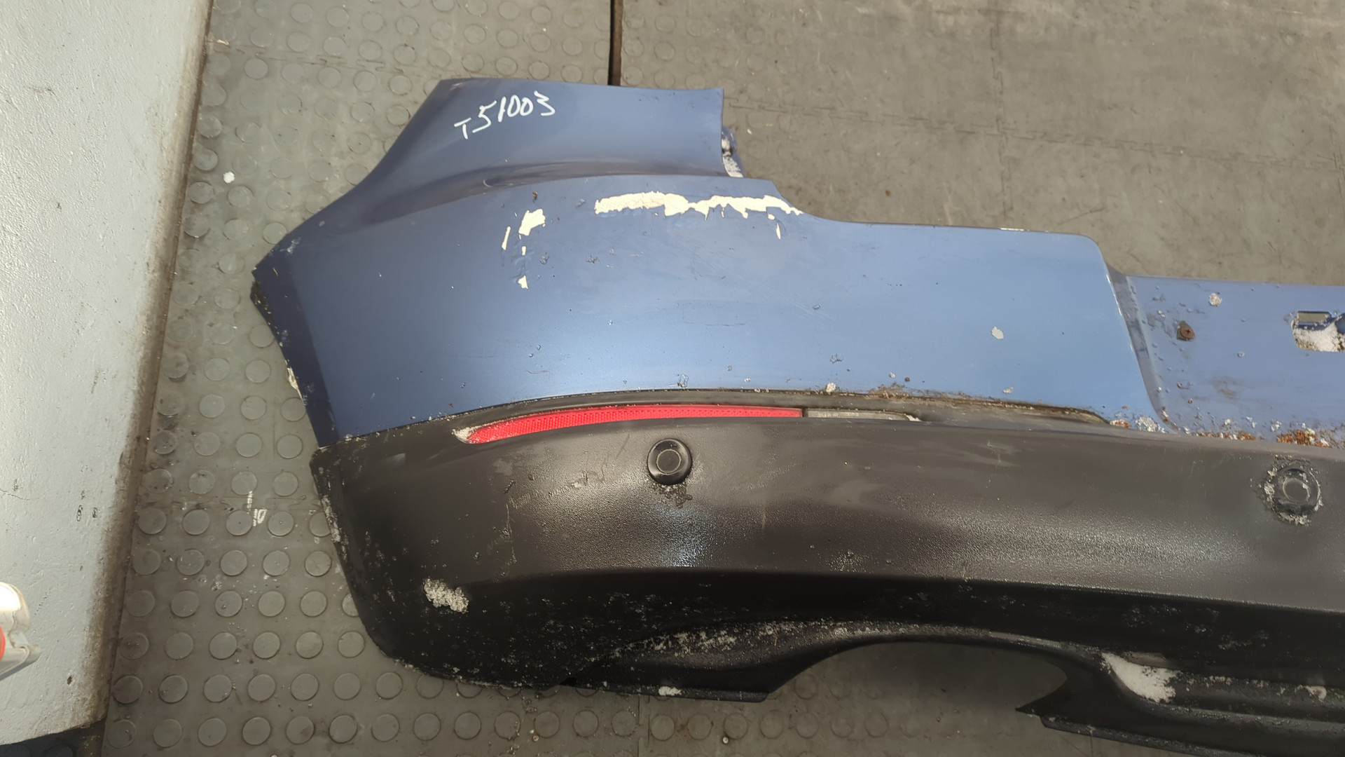 Бампер задний