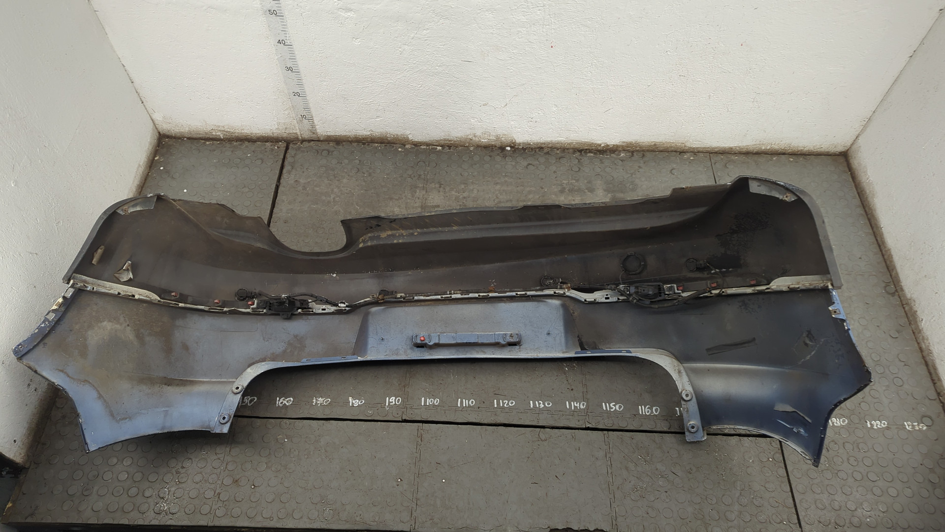 Бампер задний