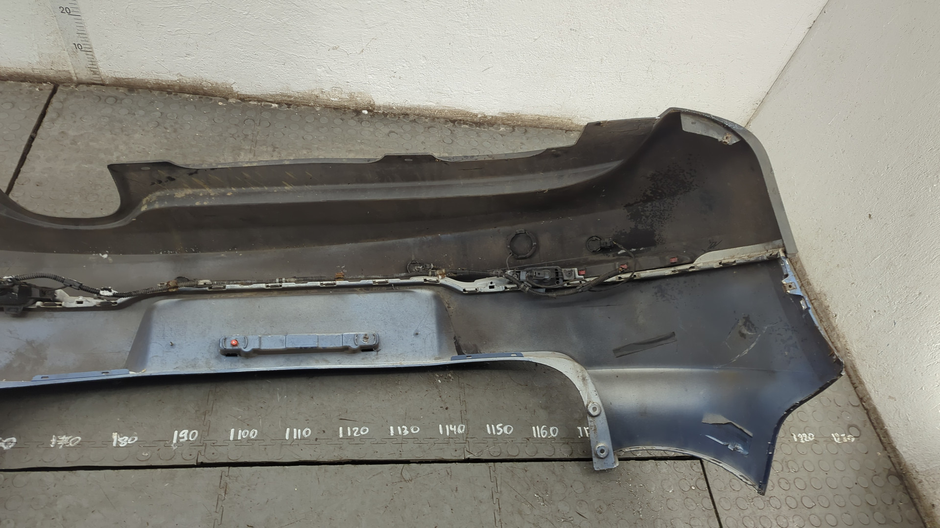 Бампер задний