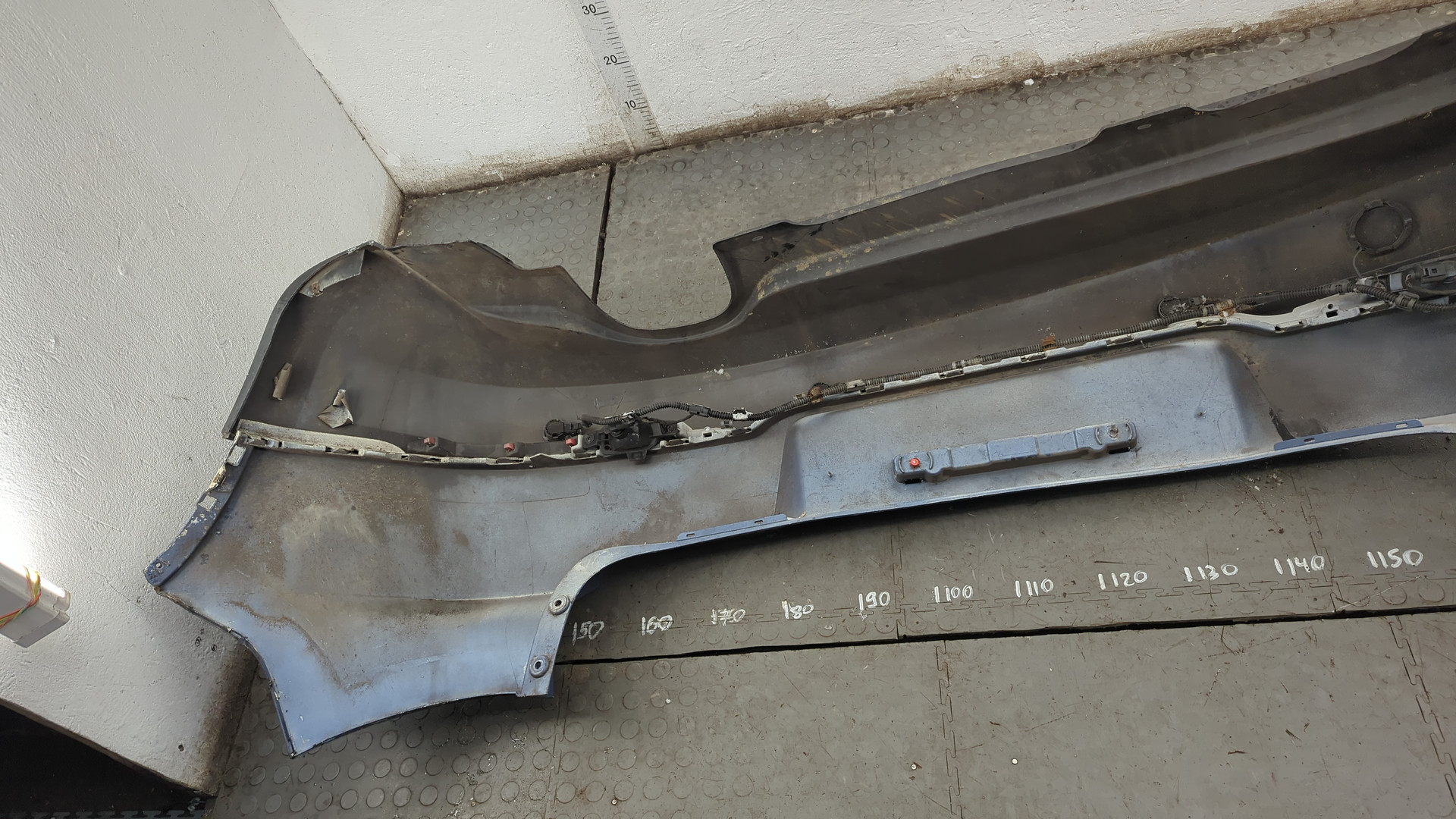 Бампер задний