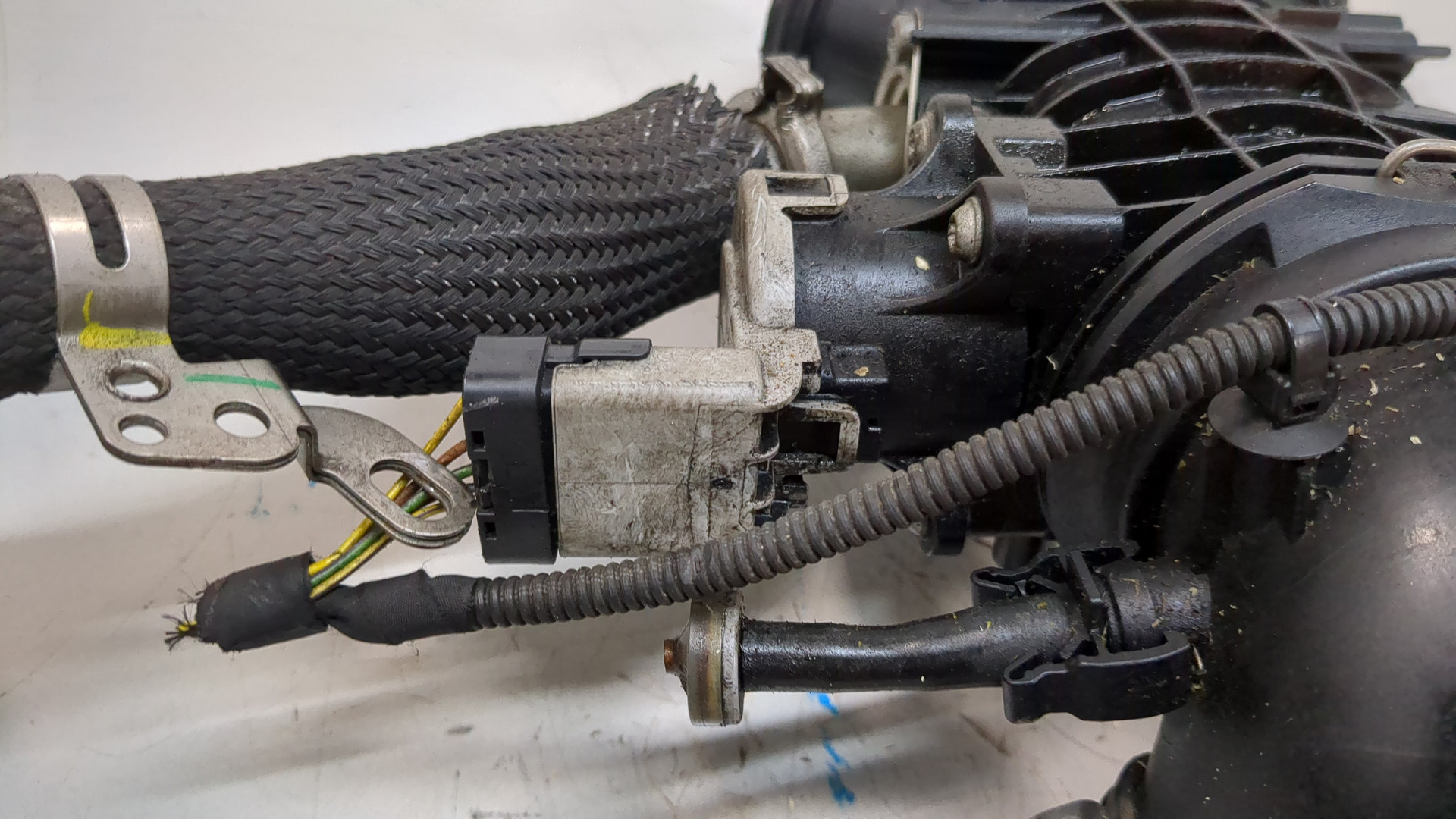 Заслонка дроссельная электрическая