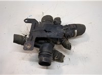 JDE38234 Корпус термостата Jaguar XF 2015–2020 20902961 #3