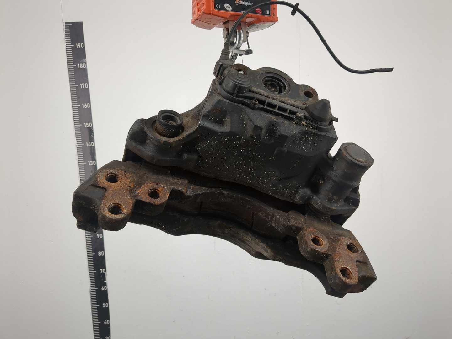 Суппорт задний