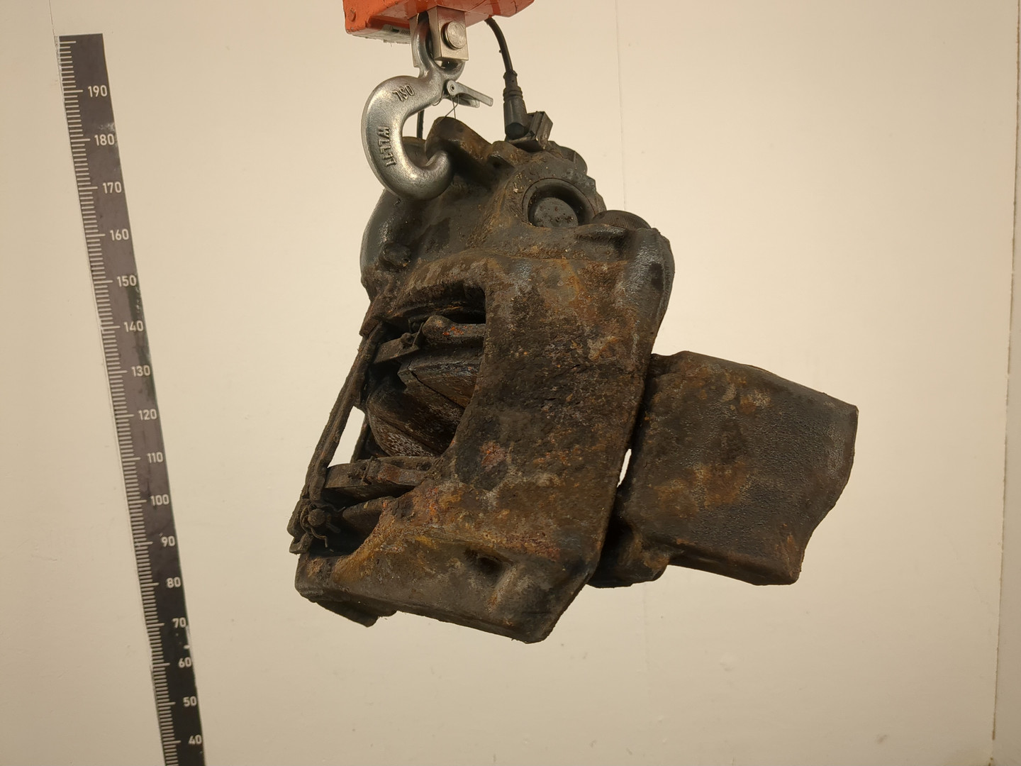 Суппорт задний